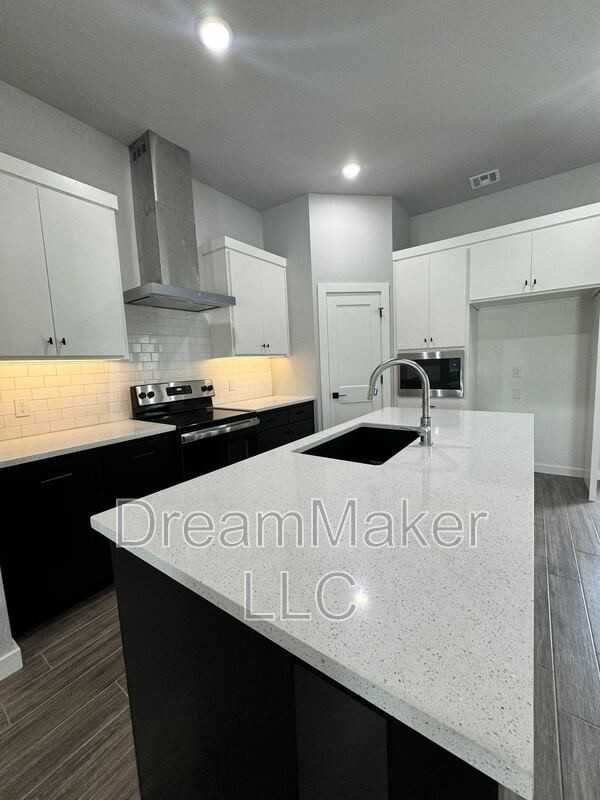 764 Apple Blossom Way - Photo 3 of 15