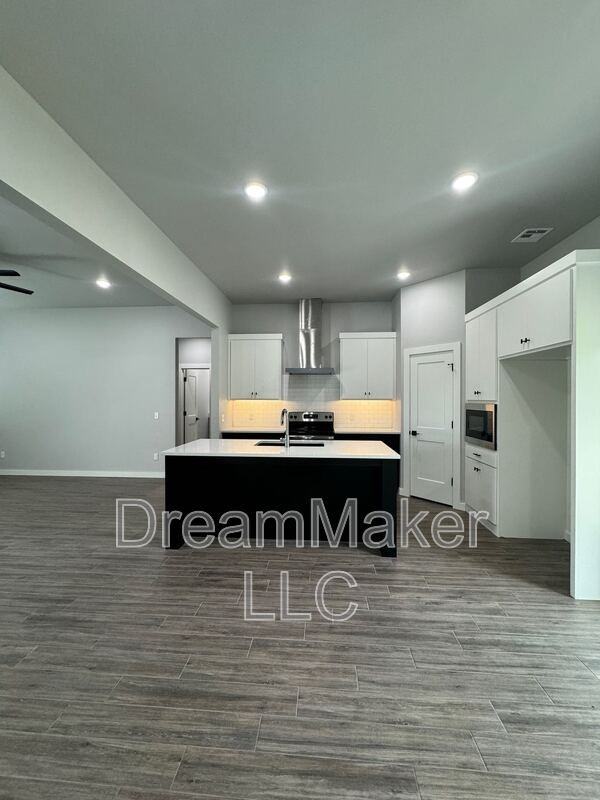 764 Apple Blossom Way - Photo 4 of 15
