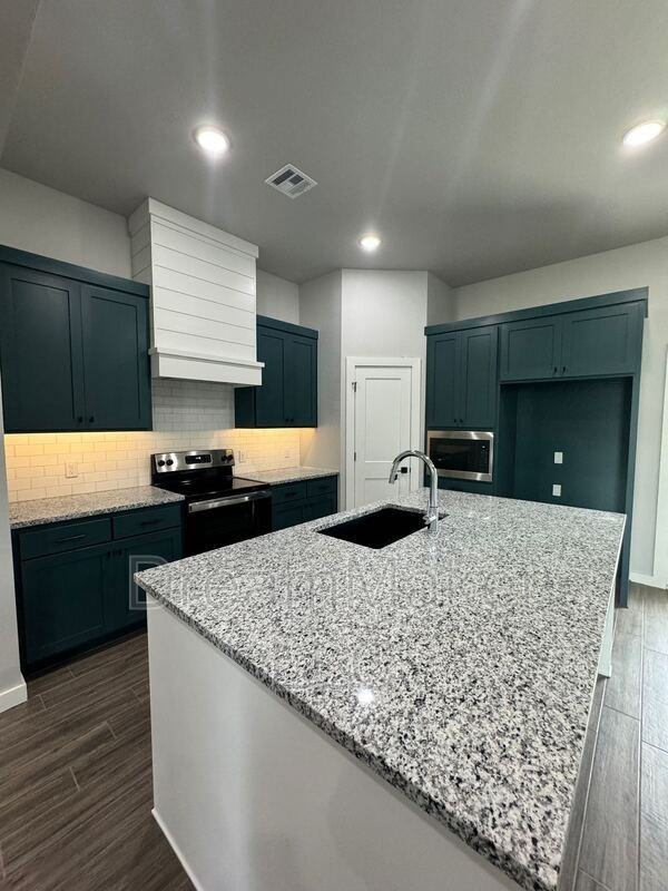 828 Apple Blossom Way - Photo 3 of 15