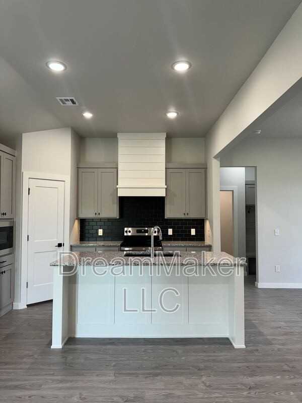 5176 Lily Ln - Photo 3 of 17