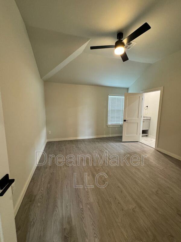 5176 Lily Ln - Photo 5 of 17
