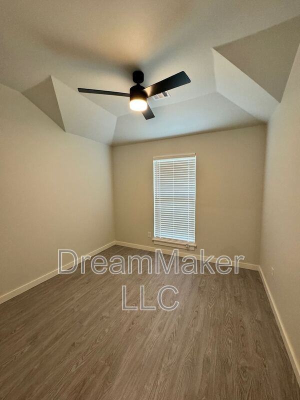5176 Lily Ln - Photo 6 of 17