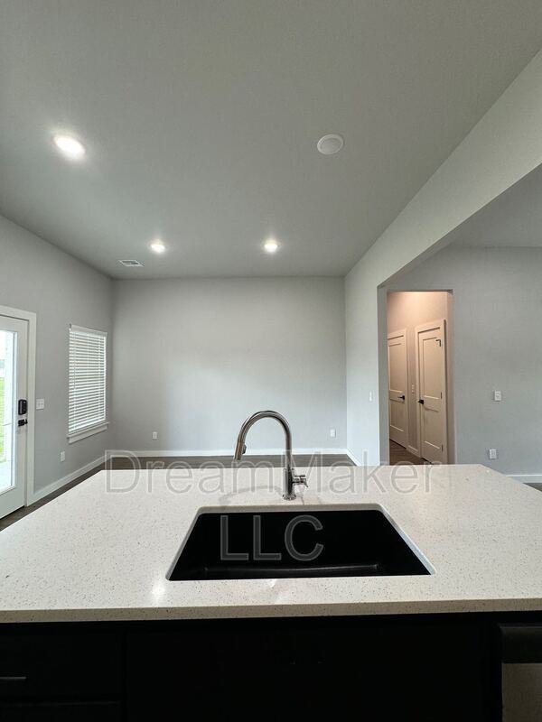 5253 Lily Ln - Photo 4 of 16