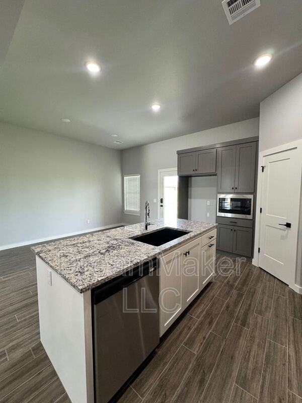 5229 Lily Ln - Photo 3 of 15
