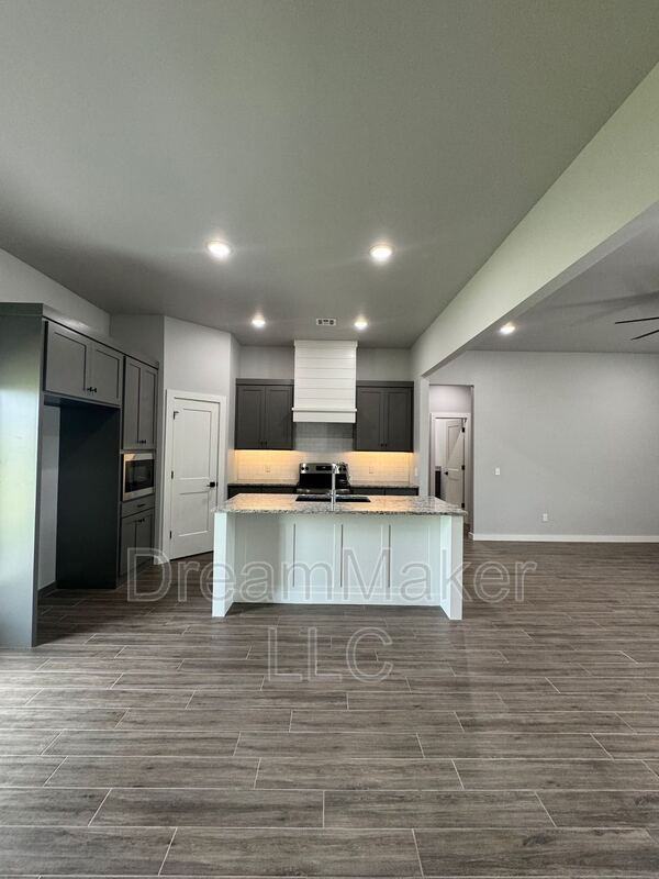 5229 Lily Ln - Photo 4 of 15