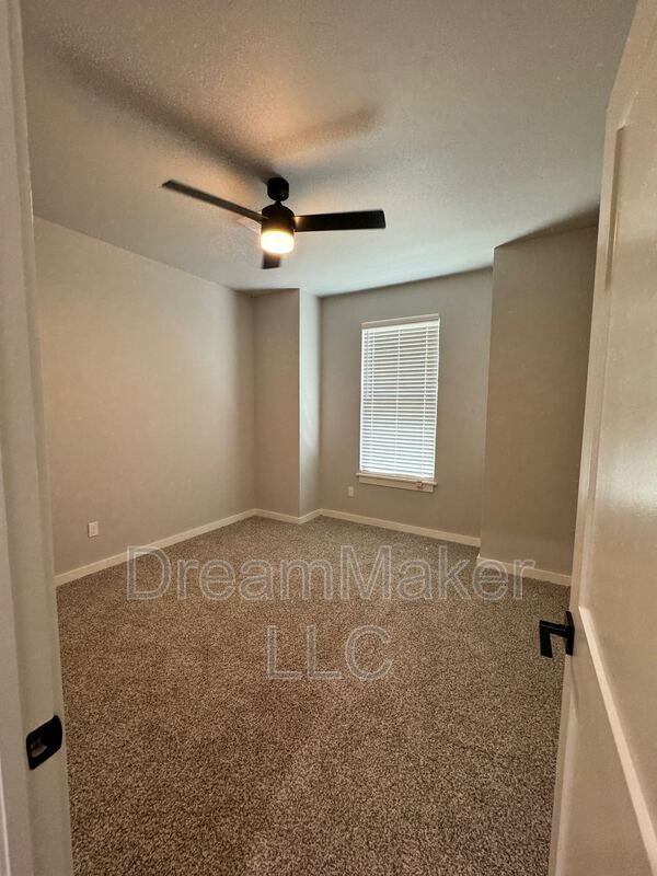 5229 Lily Ln - Photo 6 of 15