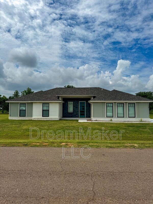 736 Apple Blossom Way