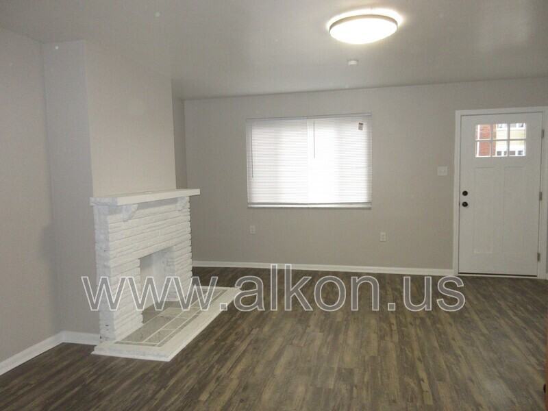 2128 Eccles St - Photo 3 of 19