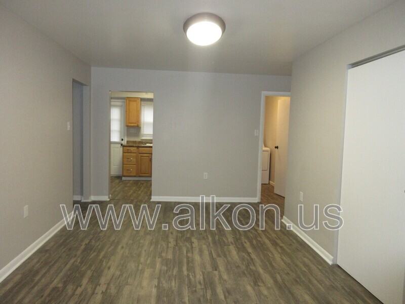 2128 Eccles St - Photo 5 of 19