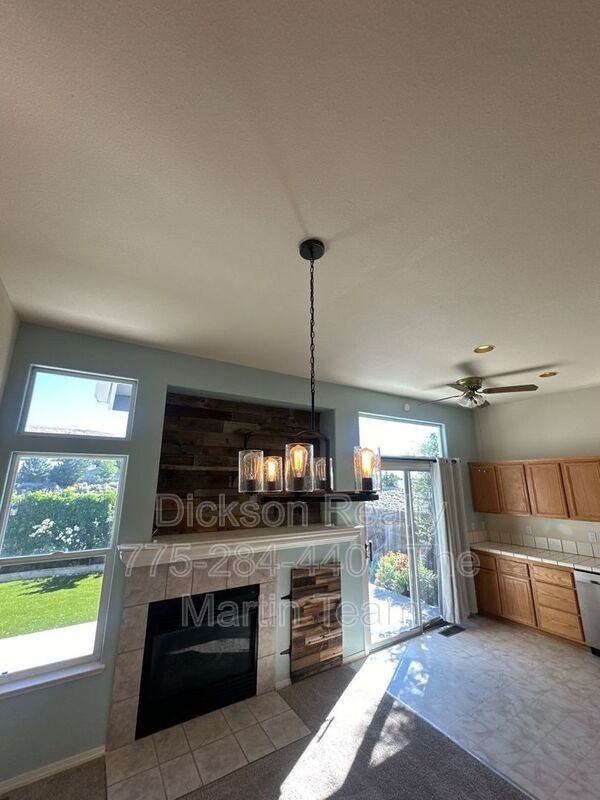 5521 Brittania Dr - Photo 3 of 10