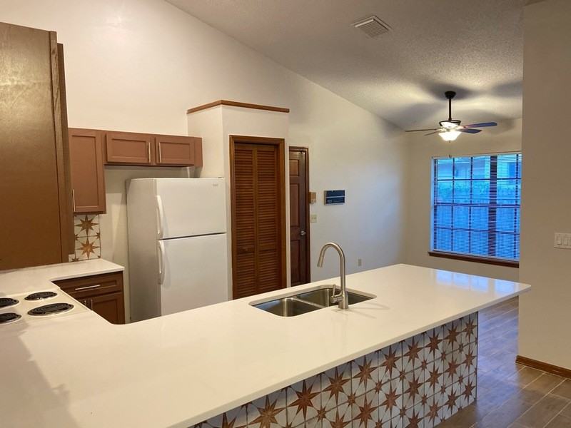 4330 Cobble Stone Ct - Photo 3 of 32