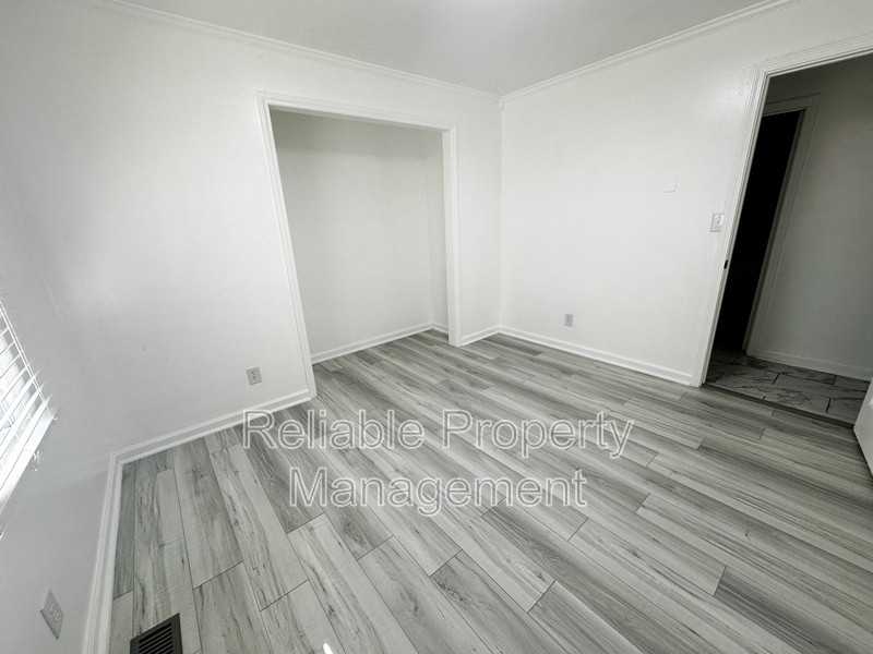 511 Willow Dr - Photo 5 of 14