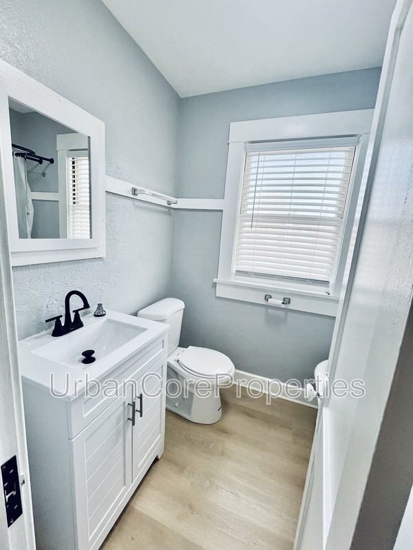249 4th Ave N #19 - Photo 4 of 9