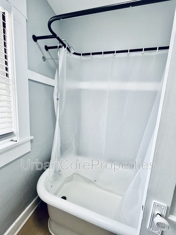 249 4th Ave N #19 - Photo 5 of 9