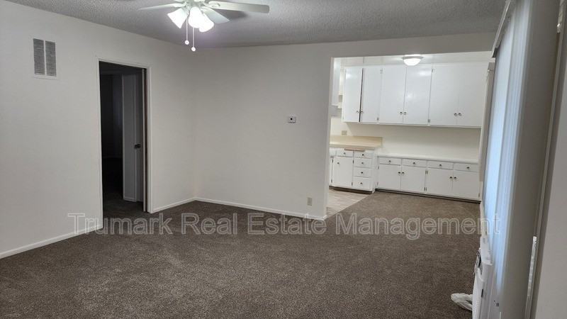 323 N Howard St #6 - Photo 3 of 10