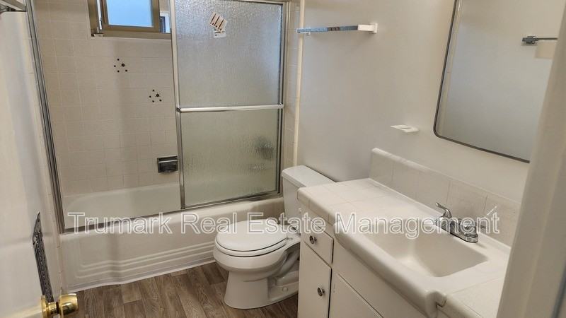 323 N Howard St #6 - Photo 7 of 10