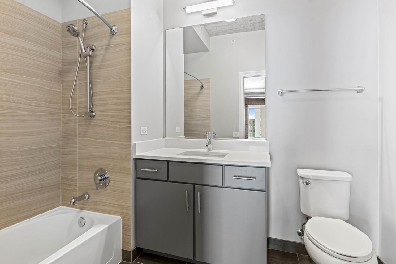 850 S Clark St #2-1 - Photo 2 of 31