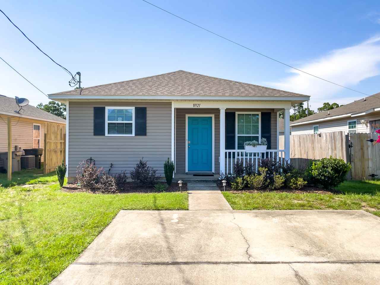 8921 Camshire Cir - Photo 2 of 28