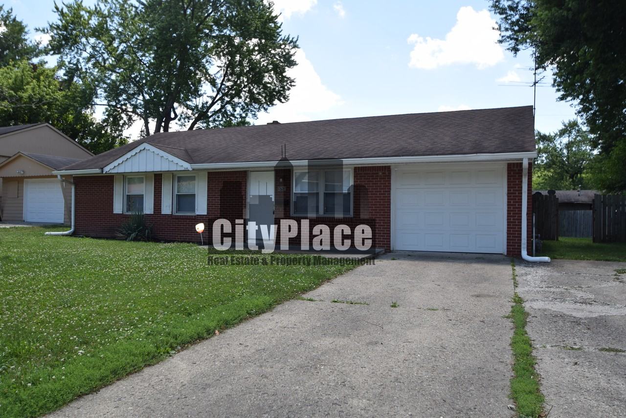 5713 Windmill Dr - Photo 3 of 20