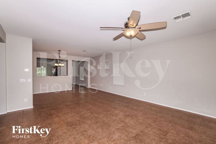 19452 W Monroe St - Photo 2 of 16