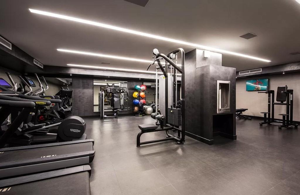 W 29th St #4A - Photo 6 of 13