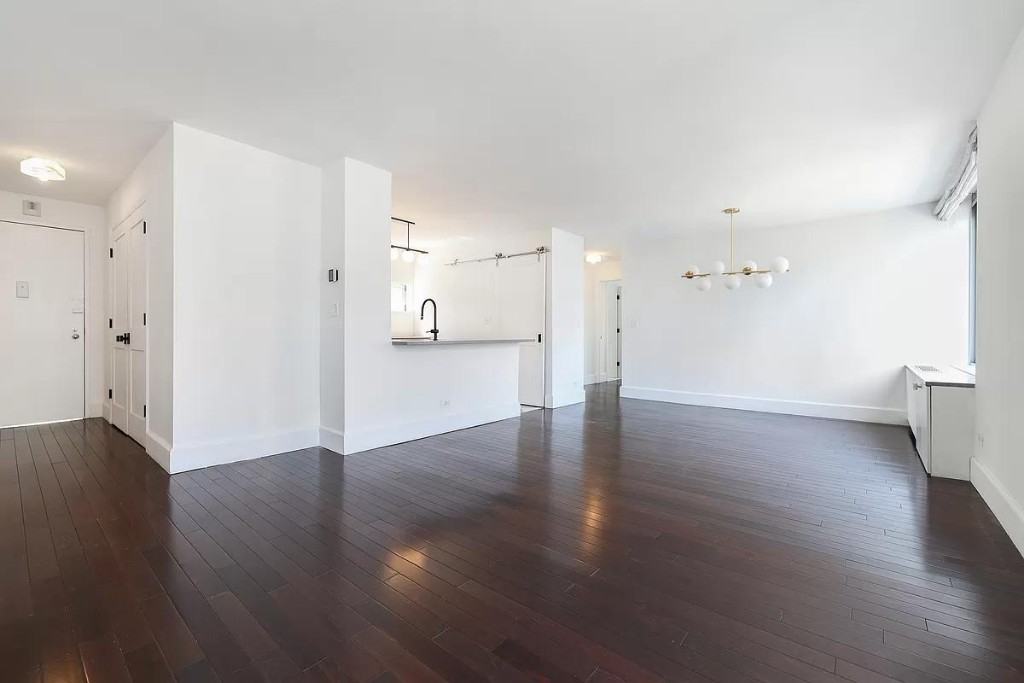 W 17th St #5L - Photo 7 of 20