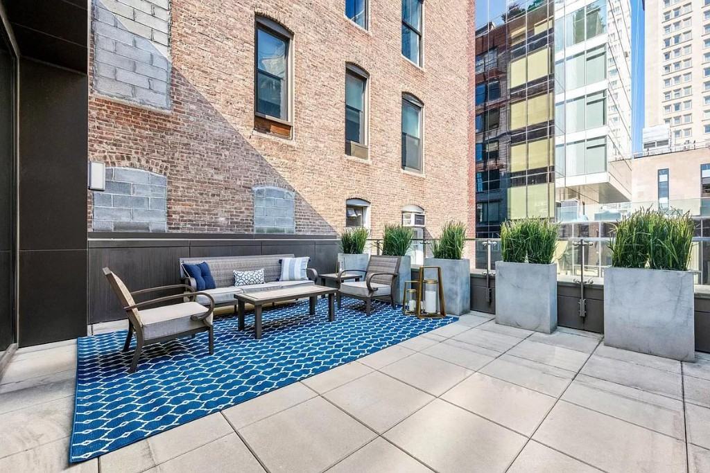 E 22nd St #TH2 - Photo 5 of 20