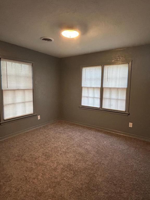 2104 Nw Denver Ave - Photo 7 of 11