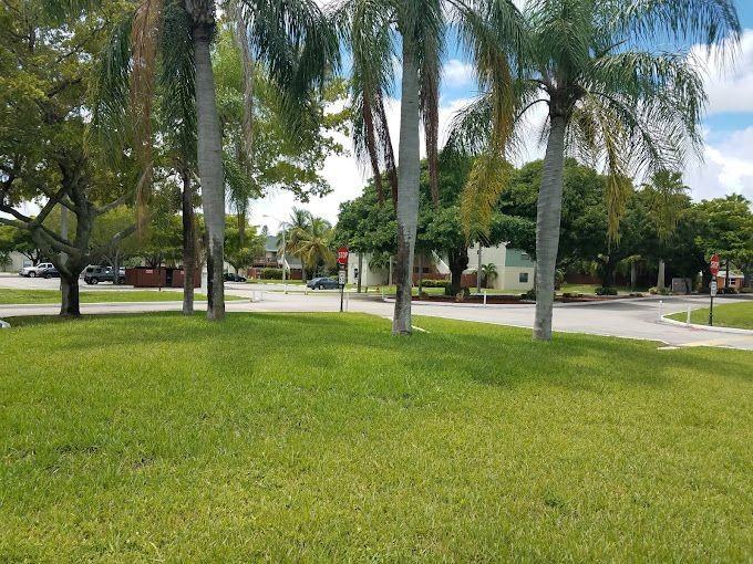 4 Crossings Cir - Photo 2 of 8