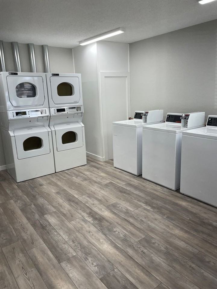 The Oaks - Photo 3 of 12