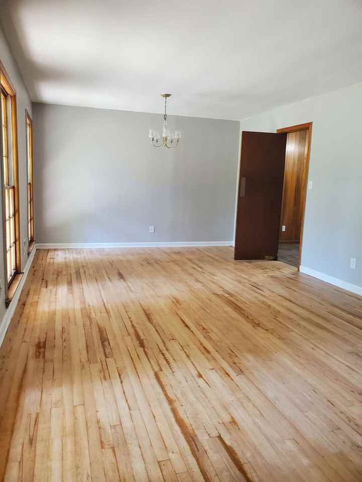 218 Brookwood Dr - Photo 2 of 16