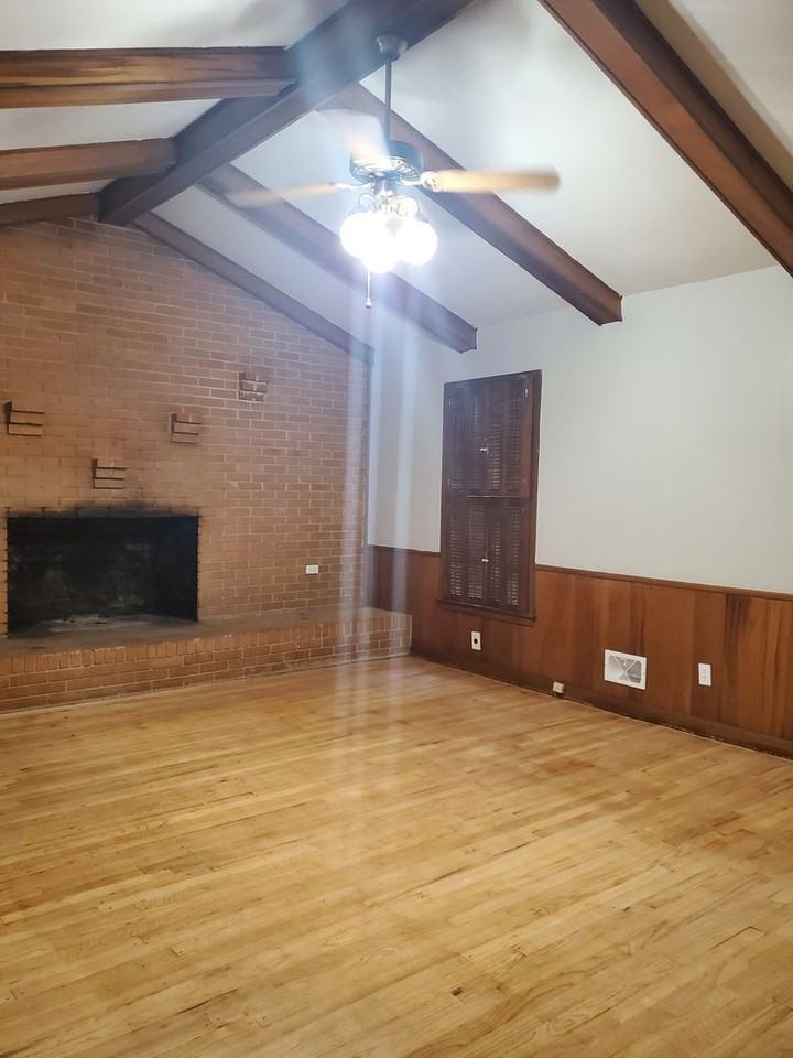 218 Brookwood Dr - Photo 5 of 16