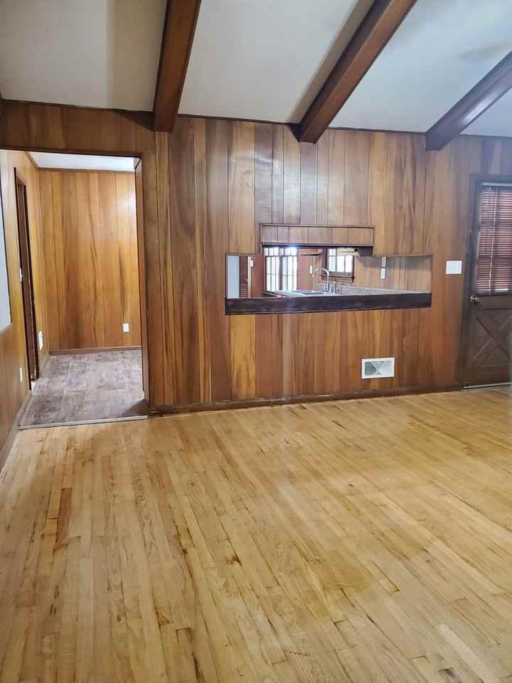 218 Brookwood Dr - Photo 5 of 16