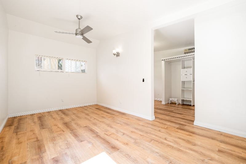 10778 Valley Spring Ln - Photo 3 of 11