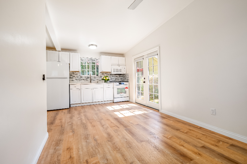 10778 Valley Spring Ln - Photo 4 of 11