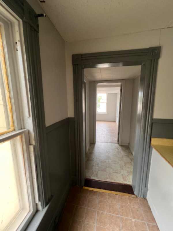 1112 Lenox Ave #2F - Photo 6 of 10