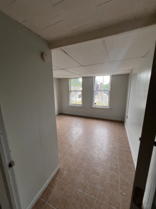 1112 Lenox Ave #2F - Photo 7 of 10