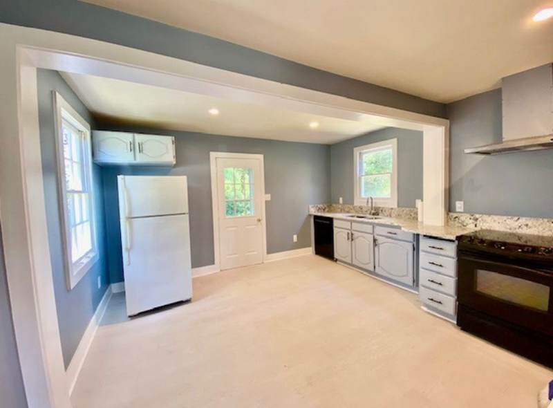 33328 Grant St - Photo 3 of 7