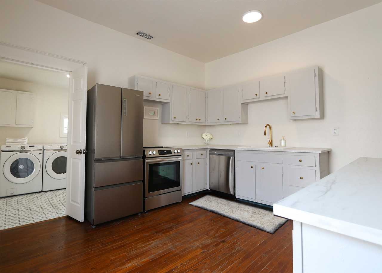 1525 Madison Ave - Photo 2 of 12