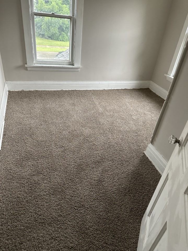 Bluff St #861-1-2 - Photo 3 of 6