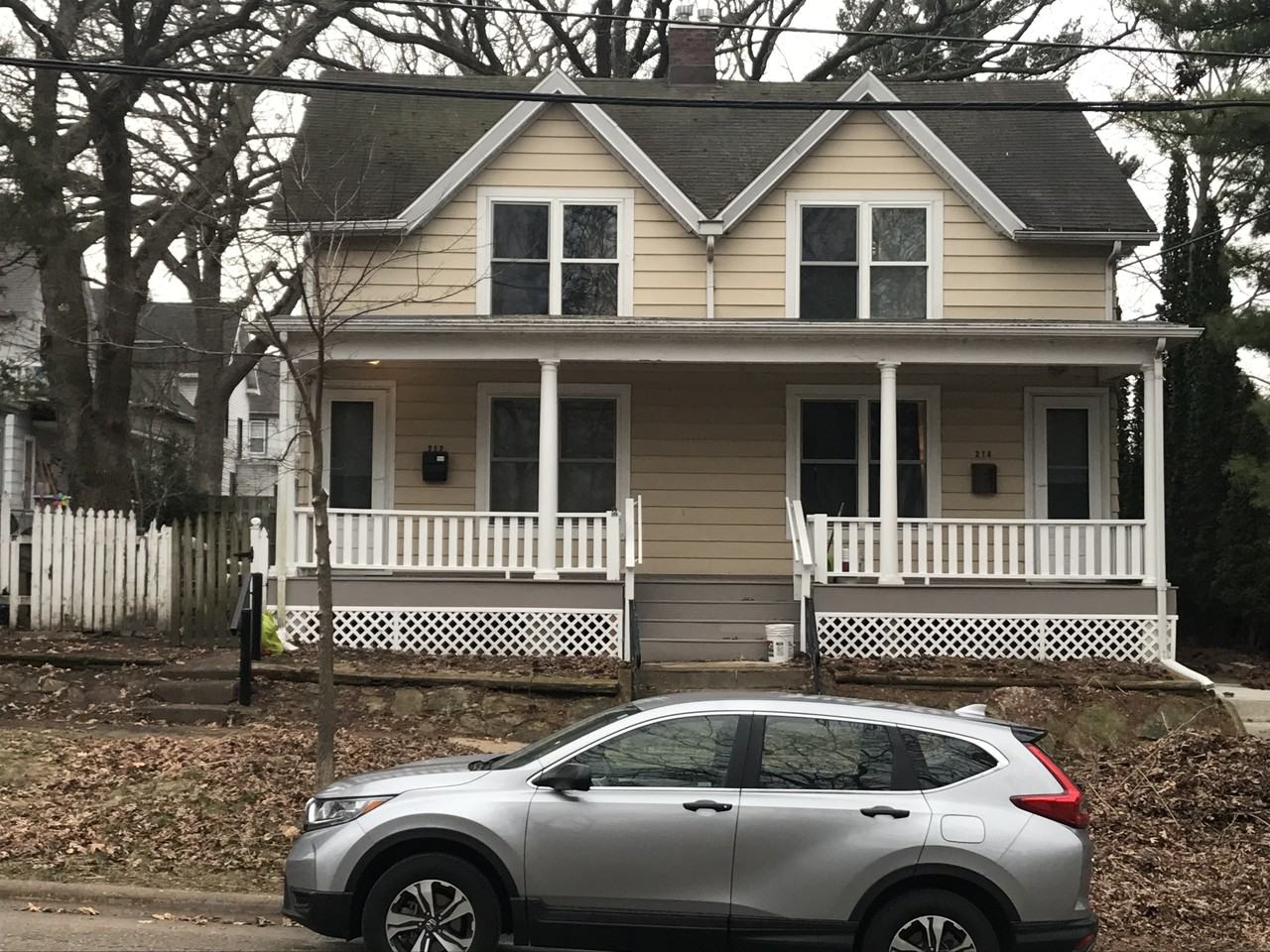 214 N Dickinson St #NA - Photo 3 of 10