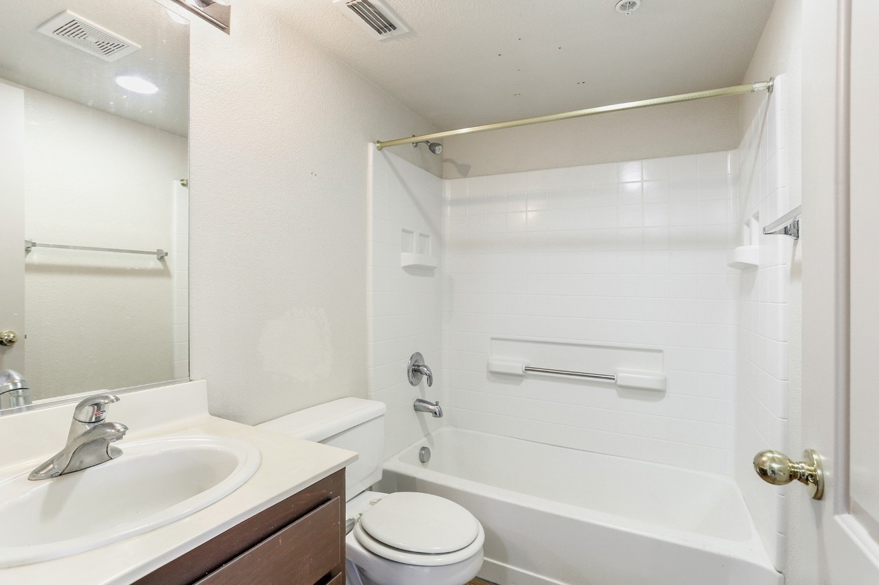 3739 Black Eagle Dr #9 - Photo 3 of 11