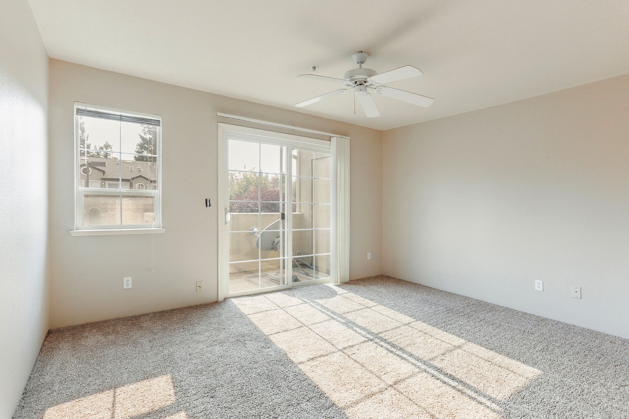 3739 Black Eagle Dr #9 - Photo 6 of 11