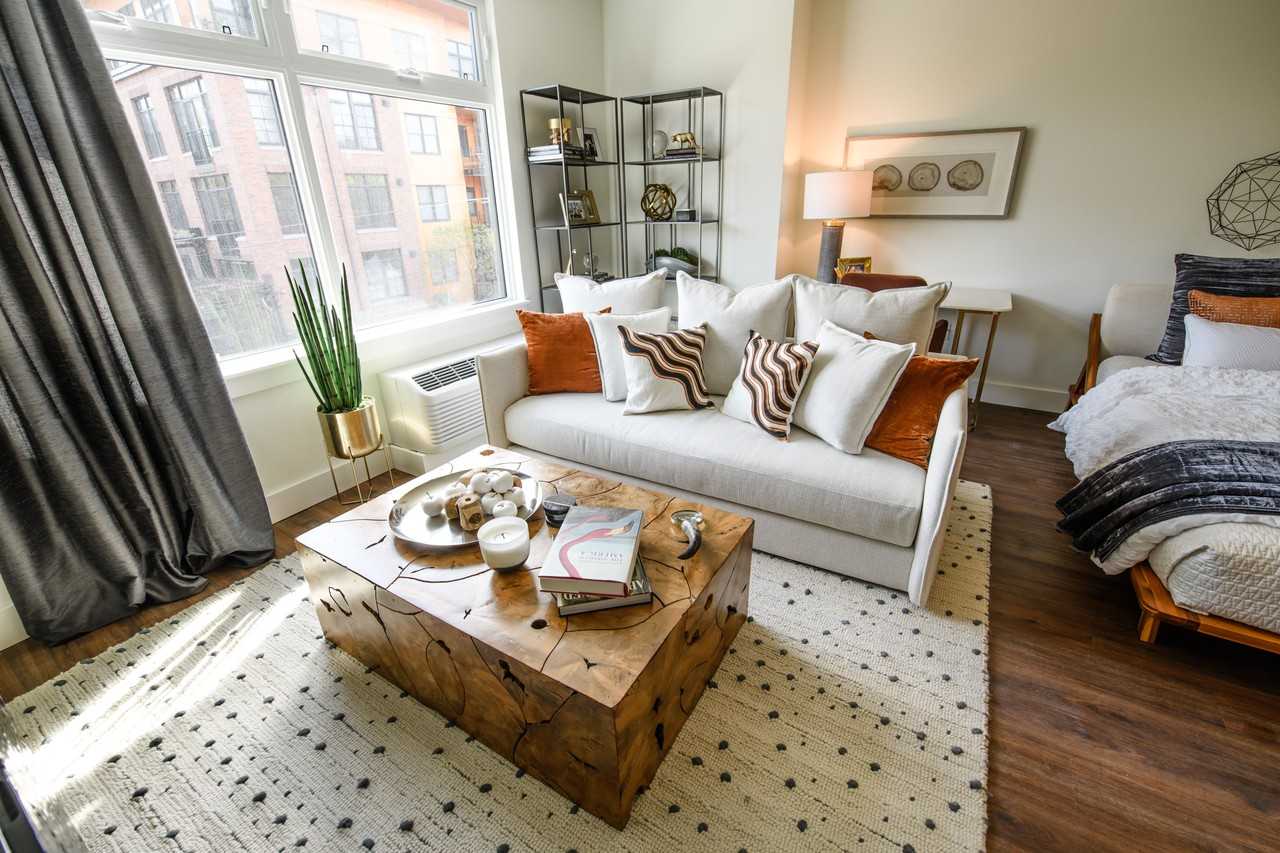 The George Besaw - Photo 2 of 19