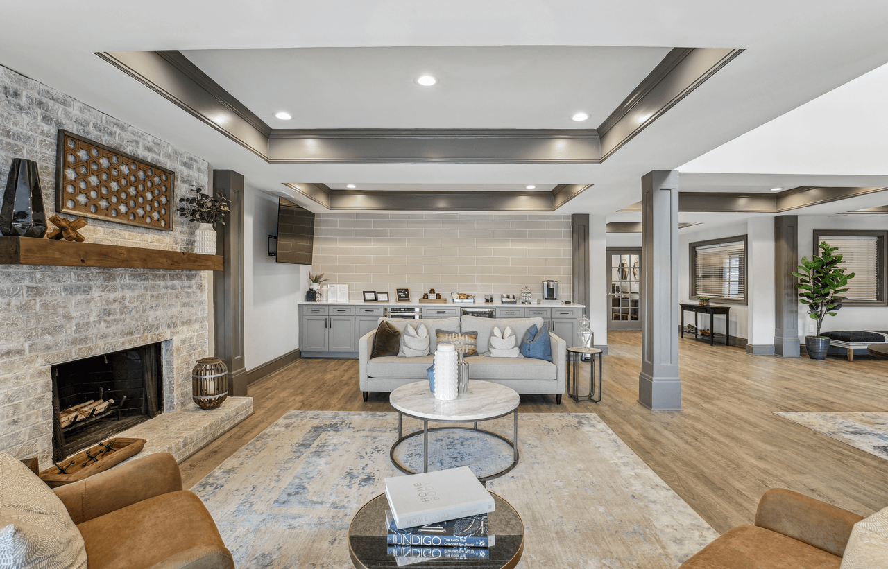 Grande Oaks at Old Roswell Apartment Homes - Photo 3 of 31