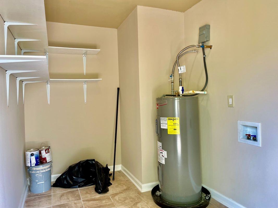 348 Homewood Pl - Photo 3 of 11