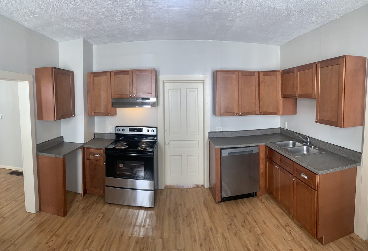 875 10th St NW Grand Rapids - Photo 2 of 14