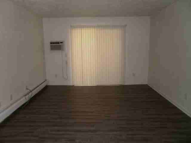 1405 Huntington Ave #3 - Photo 3 of 14