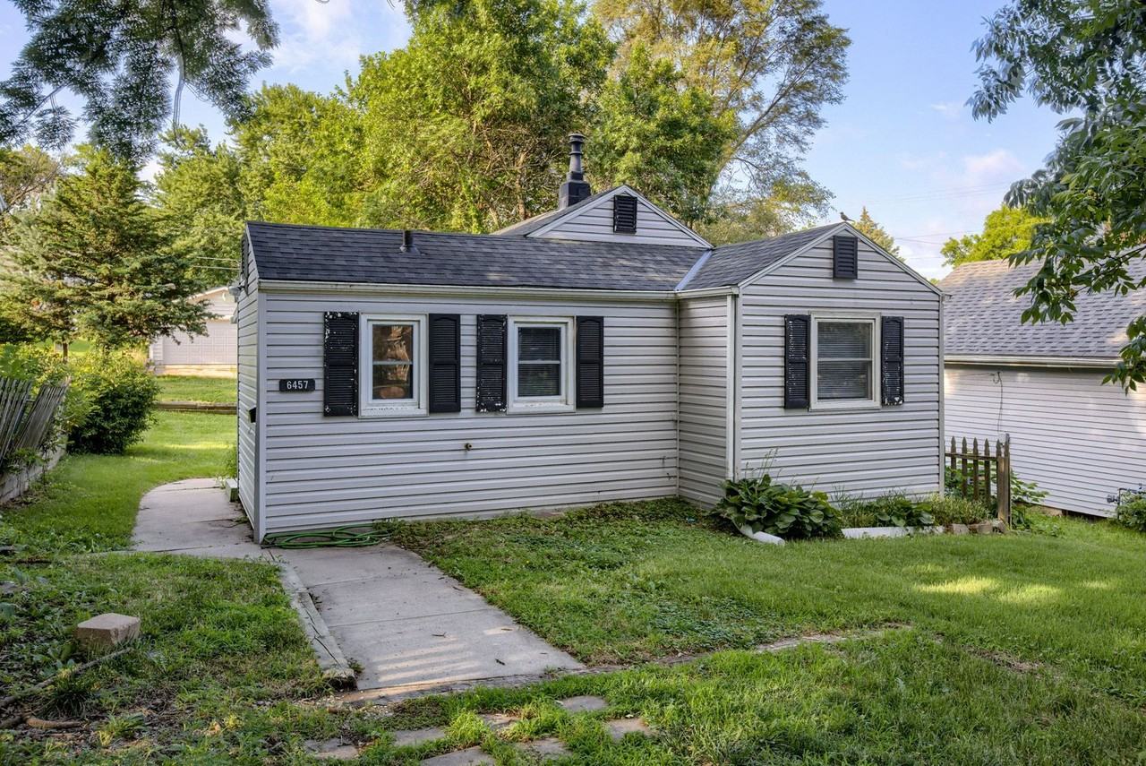 6457 Parker St - Photo 2 of 23