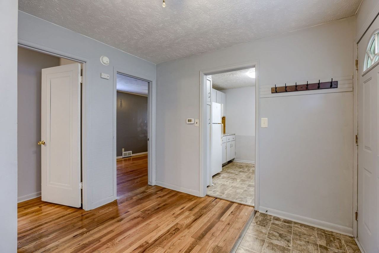 6457 Parker St - Photo 5 of 23